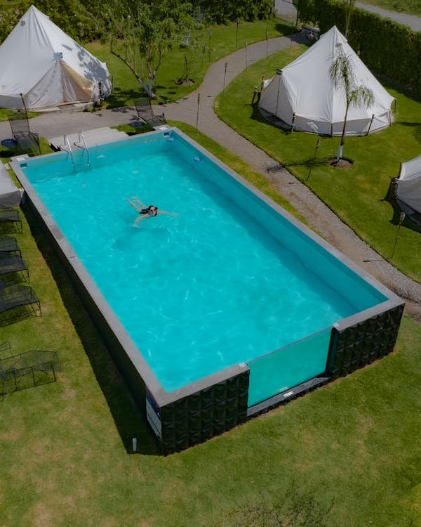 Camping en drôme provençale : détente familiale à la piscine chauffée