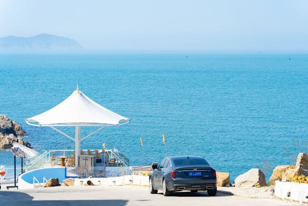 Location de voiture en vacances : guide des vérifications clés